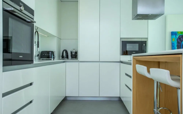 Acqua House by Rent4all