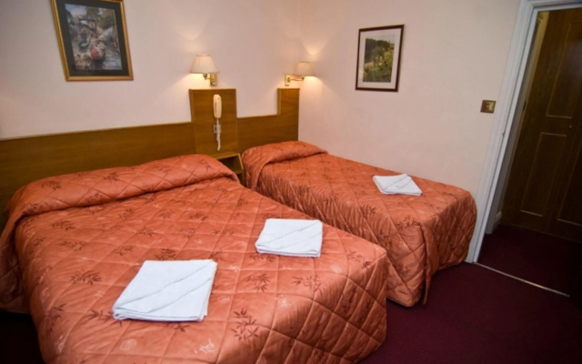 Alexandra Hotel - Image 6