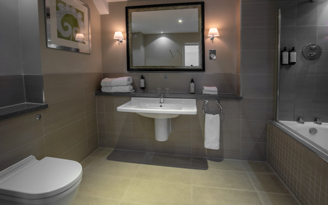 Crabwall Manor Hotel & Spa
