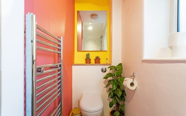 Spacious 1bed Flat W/balcony Zone 2, 5mins to Tube