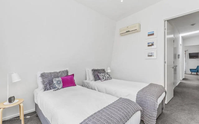 BOUTIQUE STAYS - Port Haven