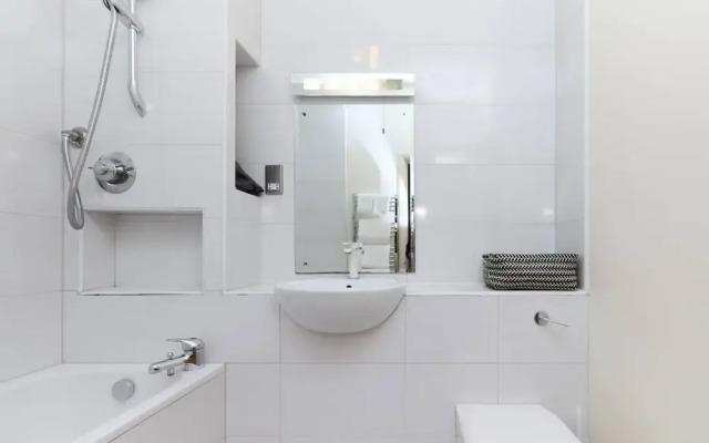 The Spitalfields Beauty - Bright 2bdr Flat