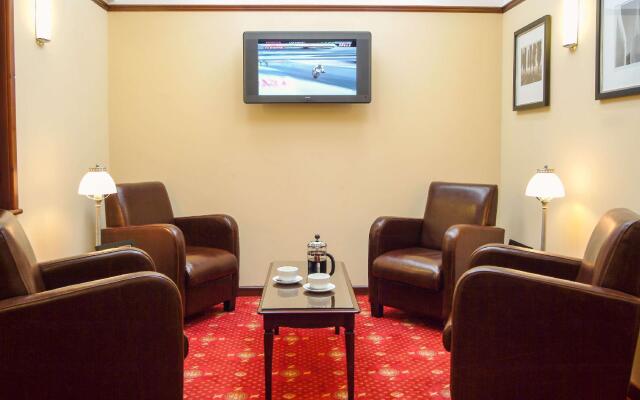 Hollies Hotel