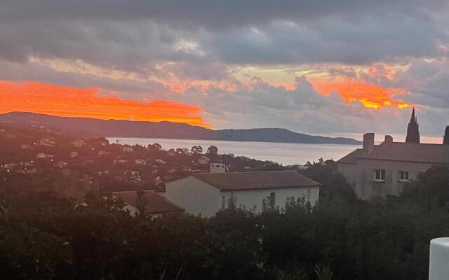 VILLA PERLA SAINT-TROPEZ CAVALAIRE-SUR-MER, 3-5 chambres, vue mer, piscine chauffée