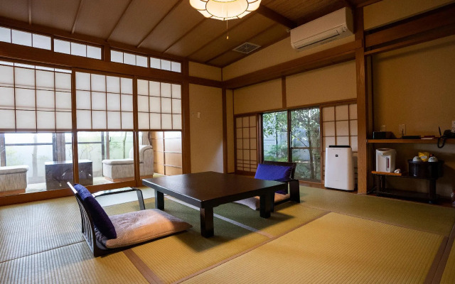 Hohoemino Kuyufu Tsuruya