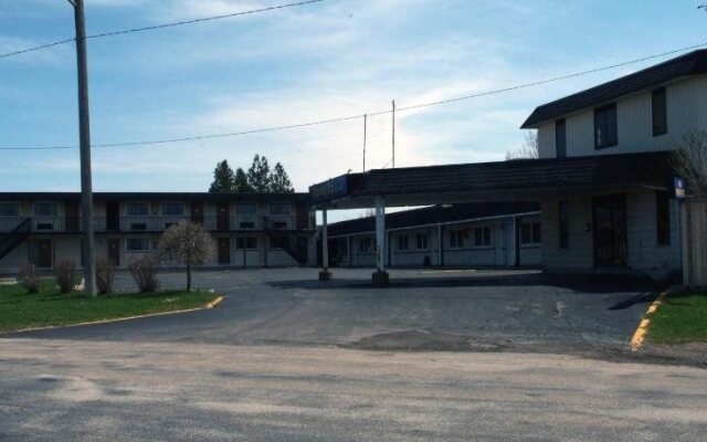 Fairway Inn & Suites