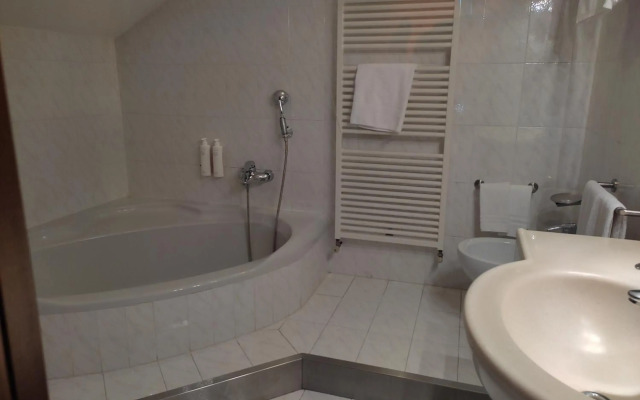 Hotel Baita Clementi
