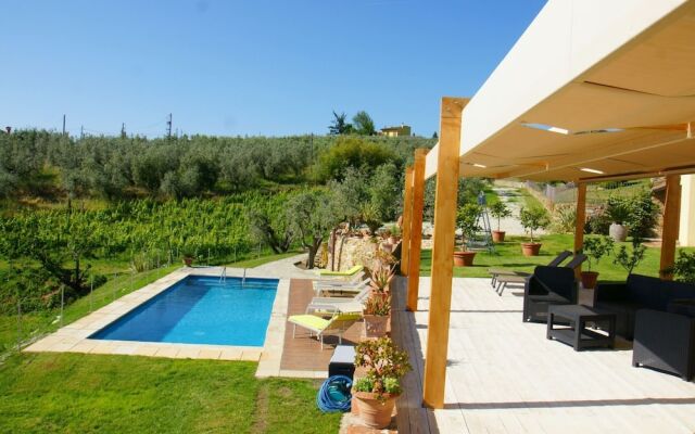 Hillside Escape in Vinci