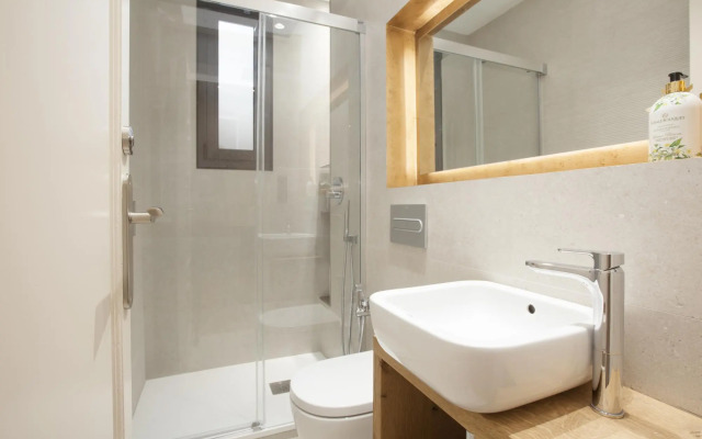 SAGRADA FAMILIA   Sagrada Familia Luxury Flat for 6