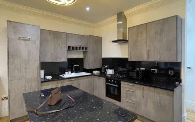 Charming 1-bed Apartment in Wolverhampton