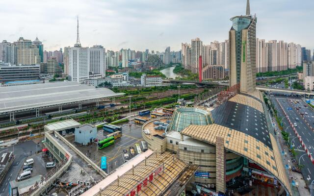 Holiday Inn Express Shanghai Zhabei, an IHG Hotel