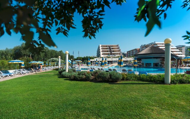 Savoy Beach Hotel & Thermal Spa