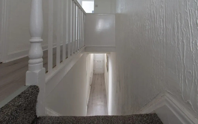 Lux Apartments 4 Bedroom House Molyneux