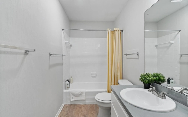 Stylish 1BR Near UT Highland Evonify
