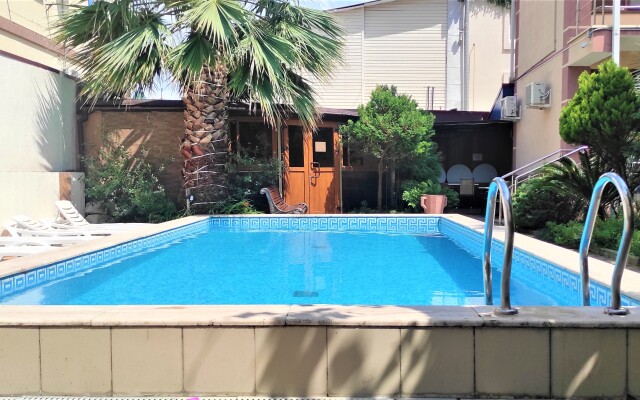 Gold NiVa Guest House