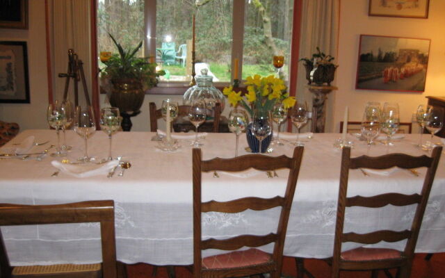 Auberge de Seattle, French Country Inn