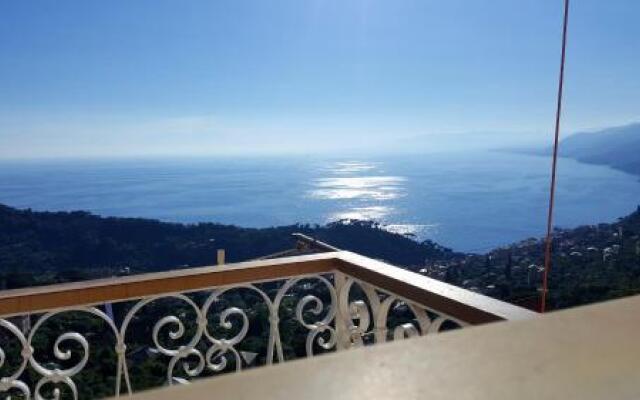 Un Balcone Tra Cielo E Mare