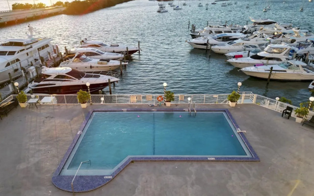 Vista Mar Bay Views Close to Miami Attractions