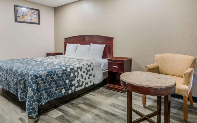 Econo Lodge Waco North I-35