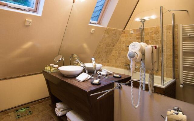 Ioana Hotels