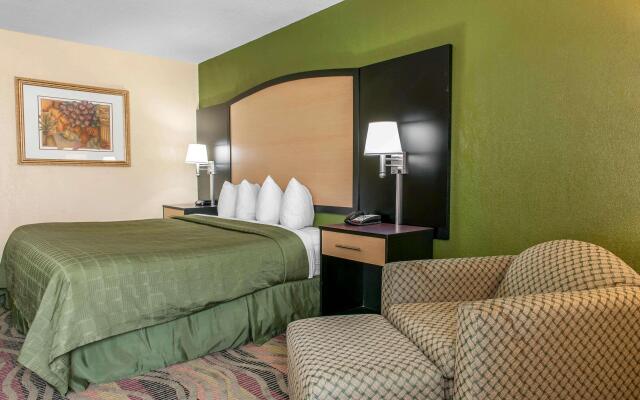 Quality Inn Conference Center Logansport