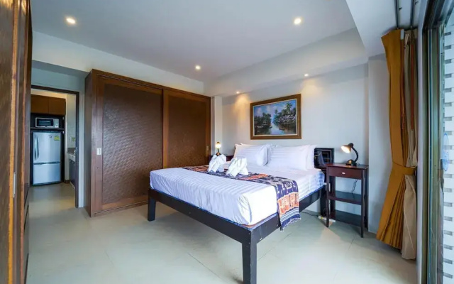 Beachfront 2 bed Condo with Seaview BW2