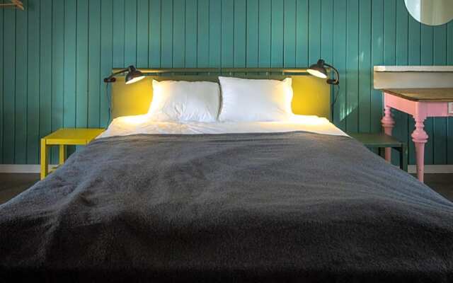 Saarj¿e puhkemaja tuba koos hommikus¿¿giga