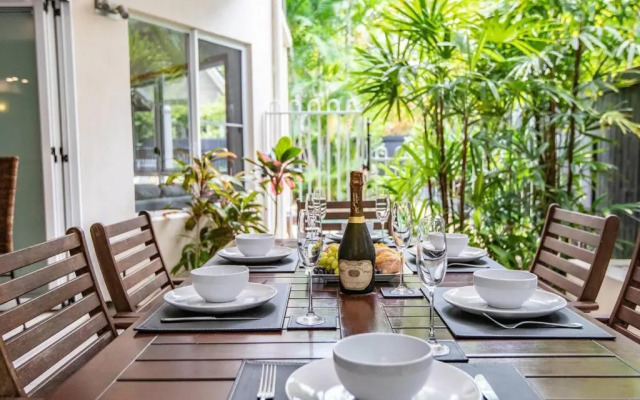 Four Mile Beach Retreat