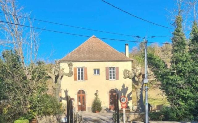 Newly renovated house with pool