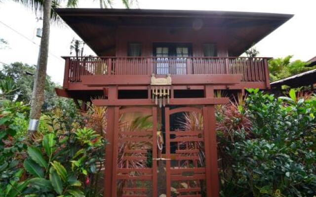 The Bali House & Bali Cottage at Kehena Beach