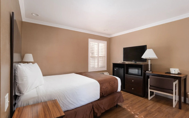 Americas Best Value Inn & Suites Anaheim Convention Center