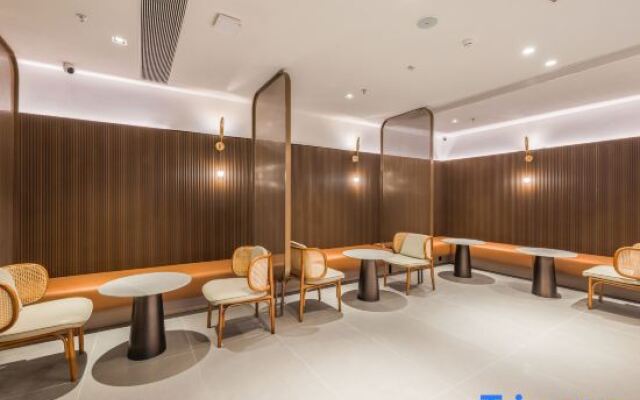 Starway Hotel (Ningbo Railway Station South Square)