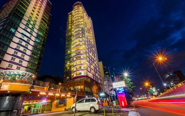 Twin Plaza Hotel