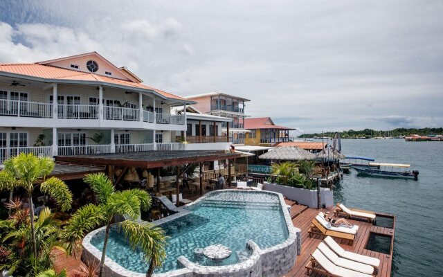 Tropical Suites Hotel