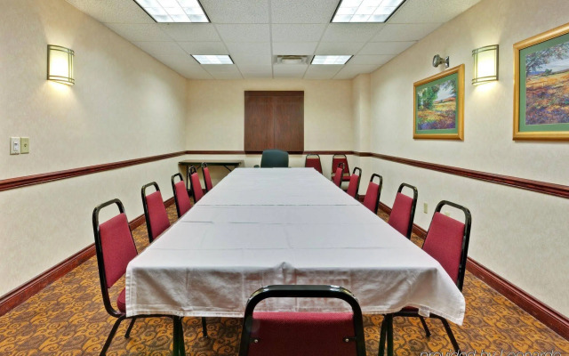 Holiday Inn Express Hotel & Suites Dayton West - Brookville by IHG