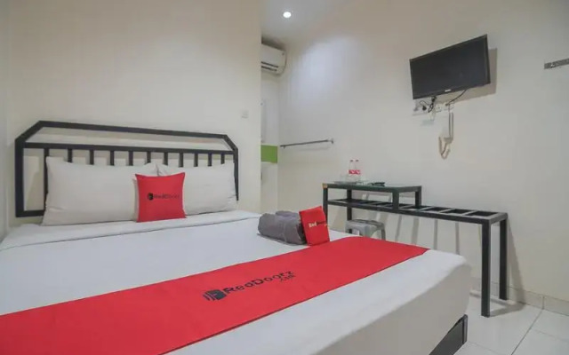 RedDoorz near Nagoya Citywalk Batam 2