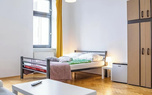 Cozy Room Near U6 Dresdner Subway Line