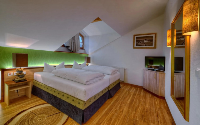 Königshof Hotel Resort ****S