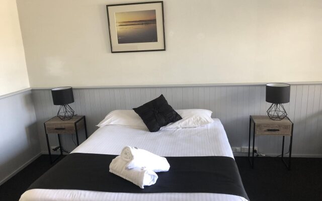Squid Ink Motel