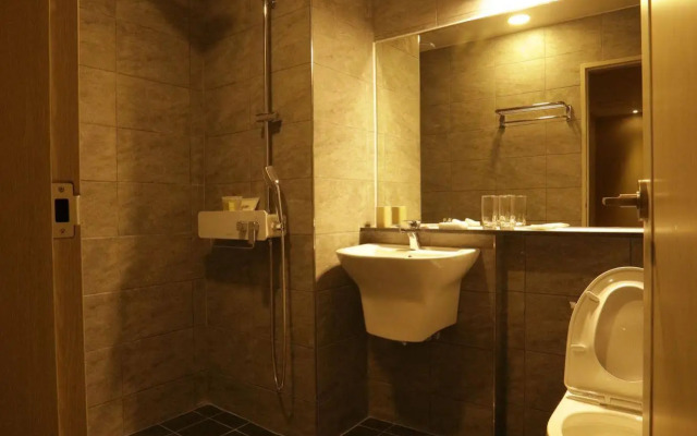 Yihua Hotel