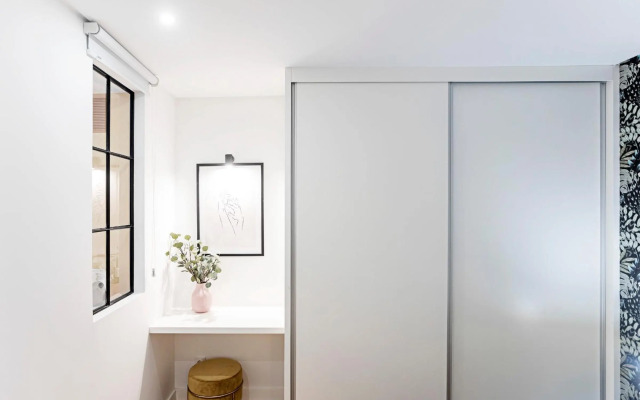 Urban House by LovelyStay