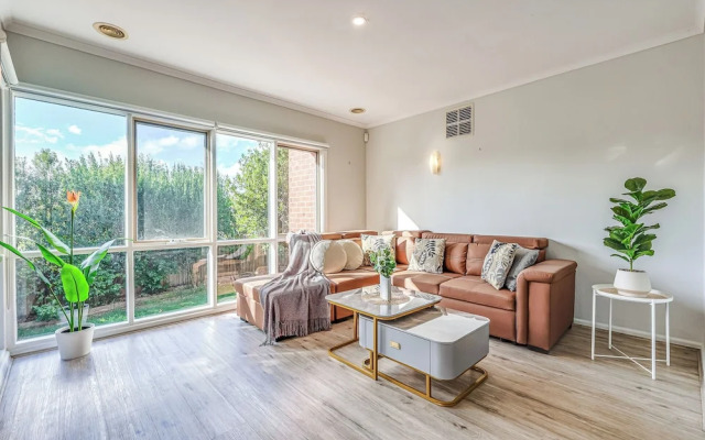 StayAU Gorgeous 5BR BBQ Home Geelong