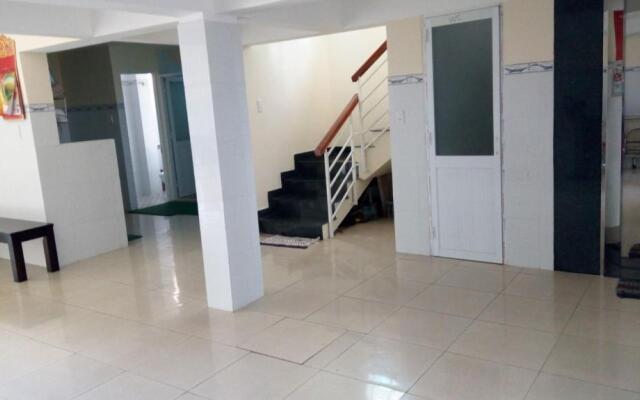 Khách Sạn Anh Tú 27B THÙY VAN