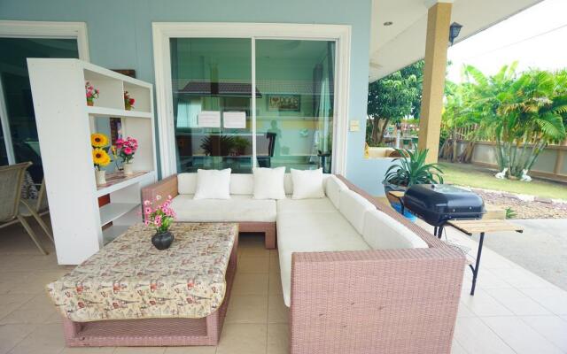 Blue Sky Pool Villa