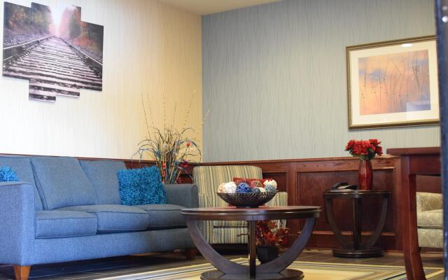 Holiday Inn Express Hotel & Suites Pratt by IHG