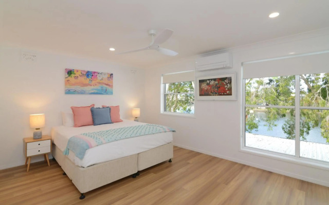 Noosa Entrance Waterfront Resort