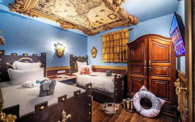 Hotel Pirates World