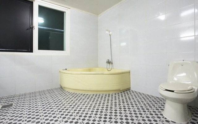 Cheonan EL Hotel