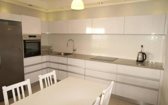 Royal Aparatment on the Sea , Blvd Nitza 34