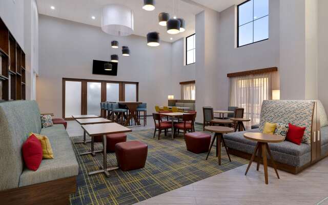 Hampton Inn & Suites Marina